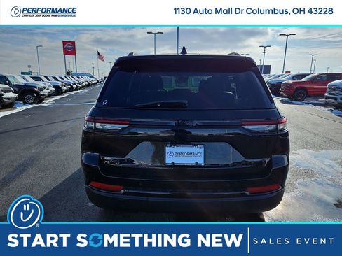 New 2025 Jeep Grand Cherokee Altitude image 6