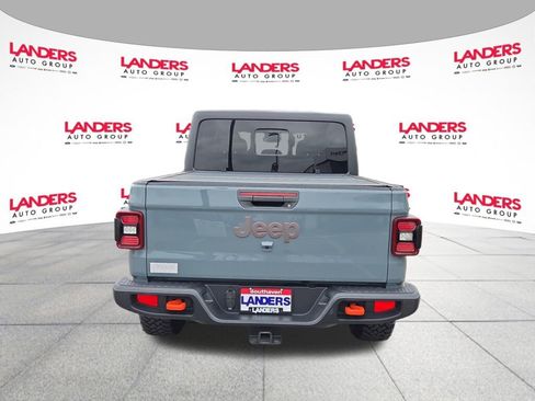 Used 2024 Jeep Gladiator Mojave w/ Technology Group AWD/4WD image 4