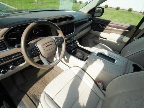 Used 2021 GMC Yukon Denali w/ Denali Ultimate Package image 23
