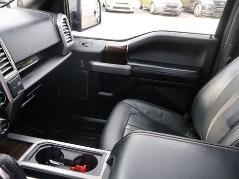 Used 2016 Ford F150 Platinum w/ Equipment Group 701A Luxury AWD/4WD image 27