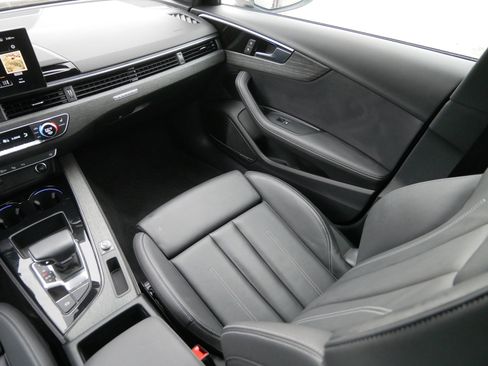 Used 2022 Audi A4 2.0T Prestige w/ Prestige Package image 11