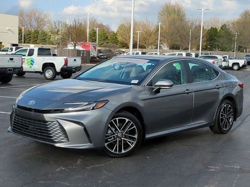 Used 2026 Toyota Camry XLE image 2