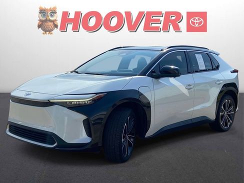 Used 2023 Toyota bZ4X FWD w/ Weather Package image 5
