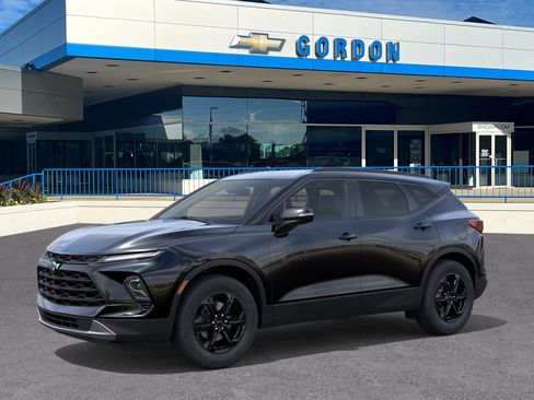 New 2026 Chevrolet Blazer LT w/ Sound & Technology Package FWD image 2