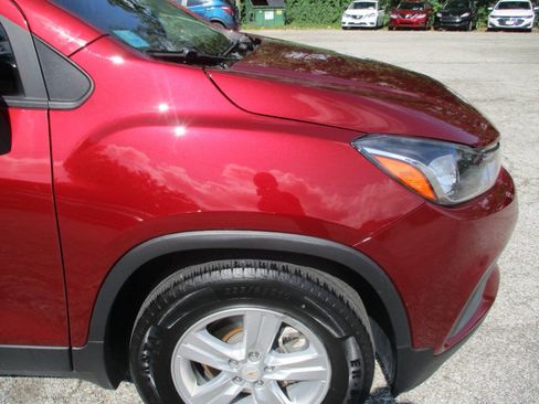 Used 2021 Chevrolet Trax LS w/ Tint and Cruise Package FWD image 21