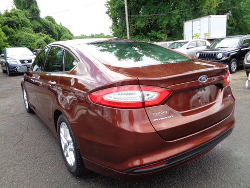 Used 2015 Ford Fusion SE image 7