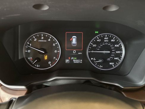 Used 2022 Subaru Outback Touring XT AWD/4WD image 10