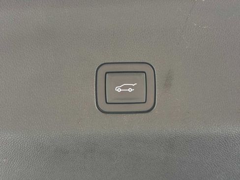 Used 2023 Chevrolet Tahoe High Country image 38