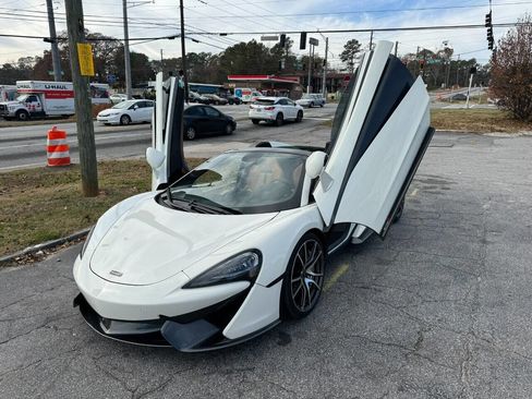 Used 2019 McLaren 570S Spider image 9