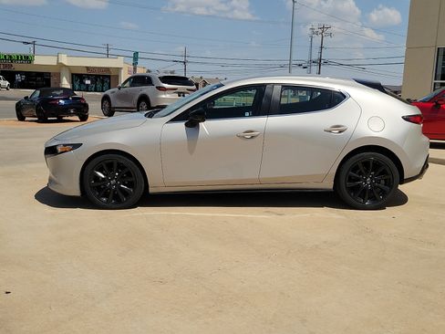 Used 2024 MAZDA MAZDA3 s FWD image 4