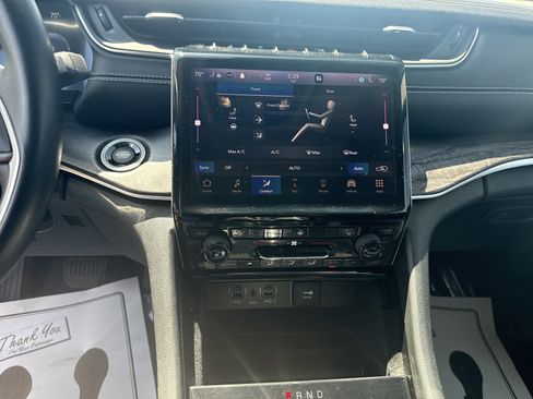 Used 2021 Jeep Grand Cherokee L Limited image 35