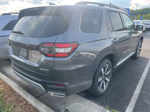 Used 2024 Honda Pilot Touring image 4