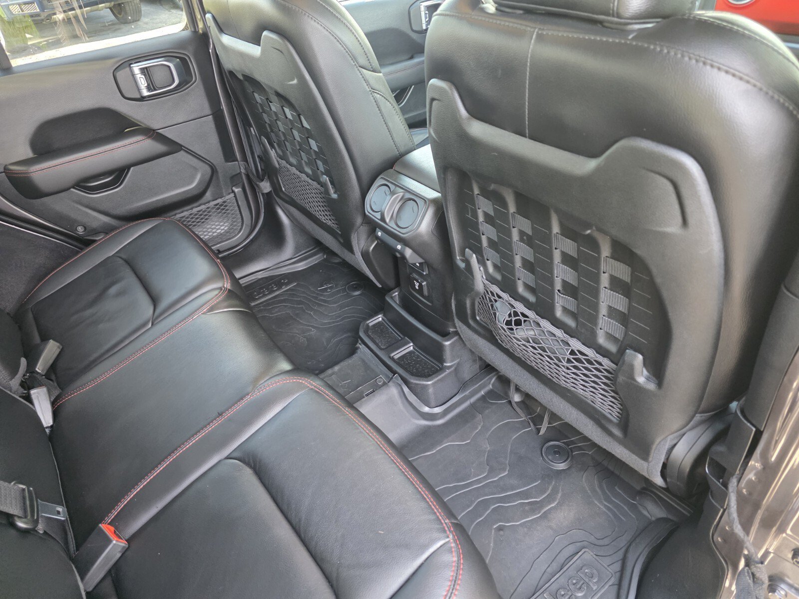 Used 2021 Jeep Wrangler Unlimited Rubicon w/ Cold Weather Group AWD/4WD image 27