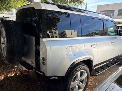 Used 2023 Land Rover Defender 110 X AWD/4WD image 3