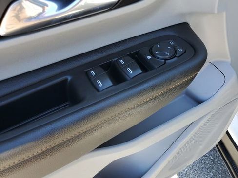 Used 2021 GMC Terrain SLE FWD image 19