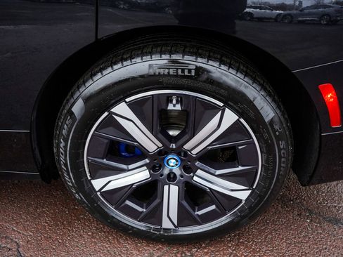 Used 2023 BMW iX xDrive50 w/ Premium Package image 5