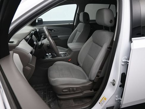 Used 2021 Chevrolet Traverse LT w/ LPO, Floor Liner Package AWD/4WD image 23