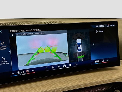 Used 2025 BMW 330i xDrive Sedan image 23