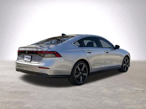 Used 2024 Honda Accord Sport image 9