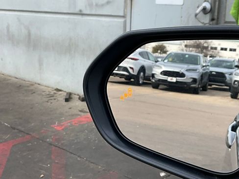 Used 2025 Toyota Camry SE image 20