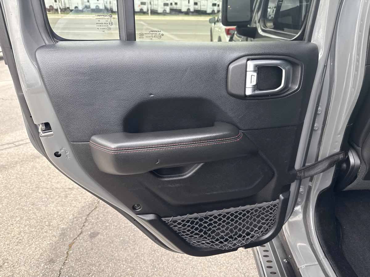 Used 2019 Jeep Wrangler Unlimited Rubicon AWD/4WD image 16