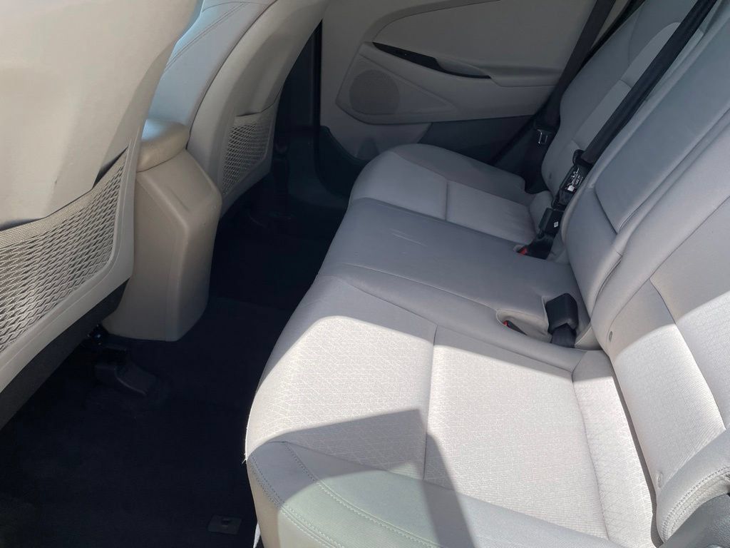 Used 2018 Hyundai Tucson SEL FWD image 18