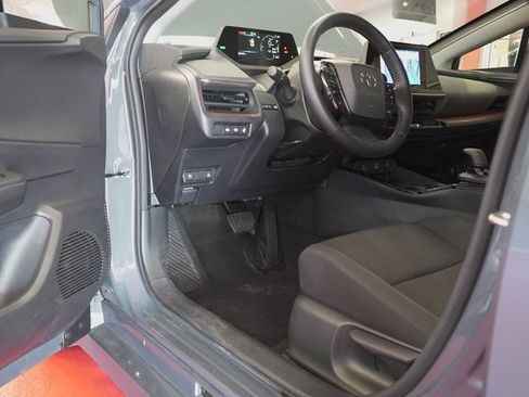 Certified 2024 Toyota Prius Prime SE image 11