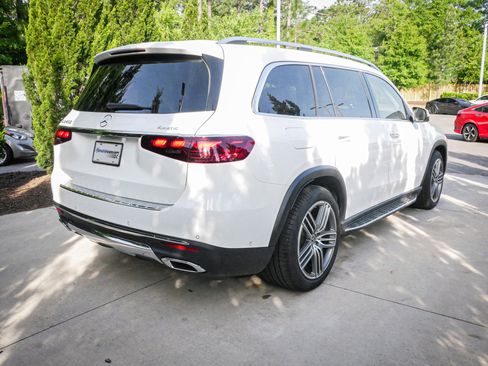 Used 2025 Mercedes-Benz GLS 450 4MATIC image 11