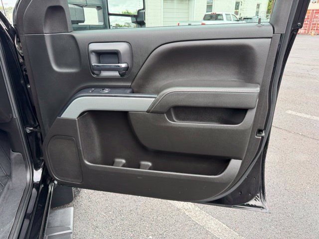 Used 2018 Chevrolet Silverado 1500 LT w/ All Star Edition AWD/4WD image 17