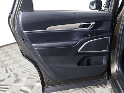 Used 2022 Kia Telluride SX w/ SX Prestige Package image 31