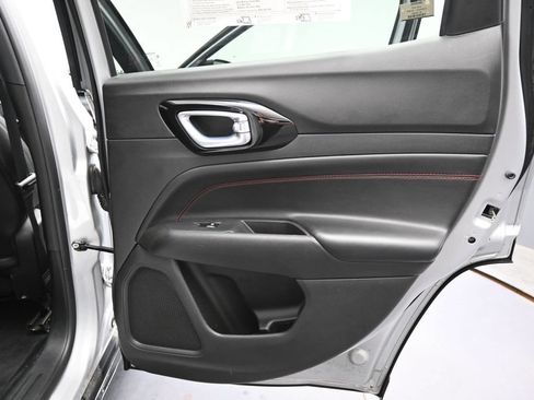 Used 2024 Jeep Compass Trailhawk AWD/4WD image 21