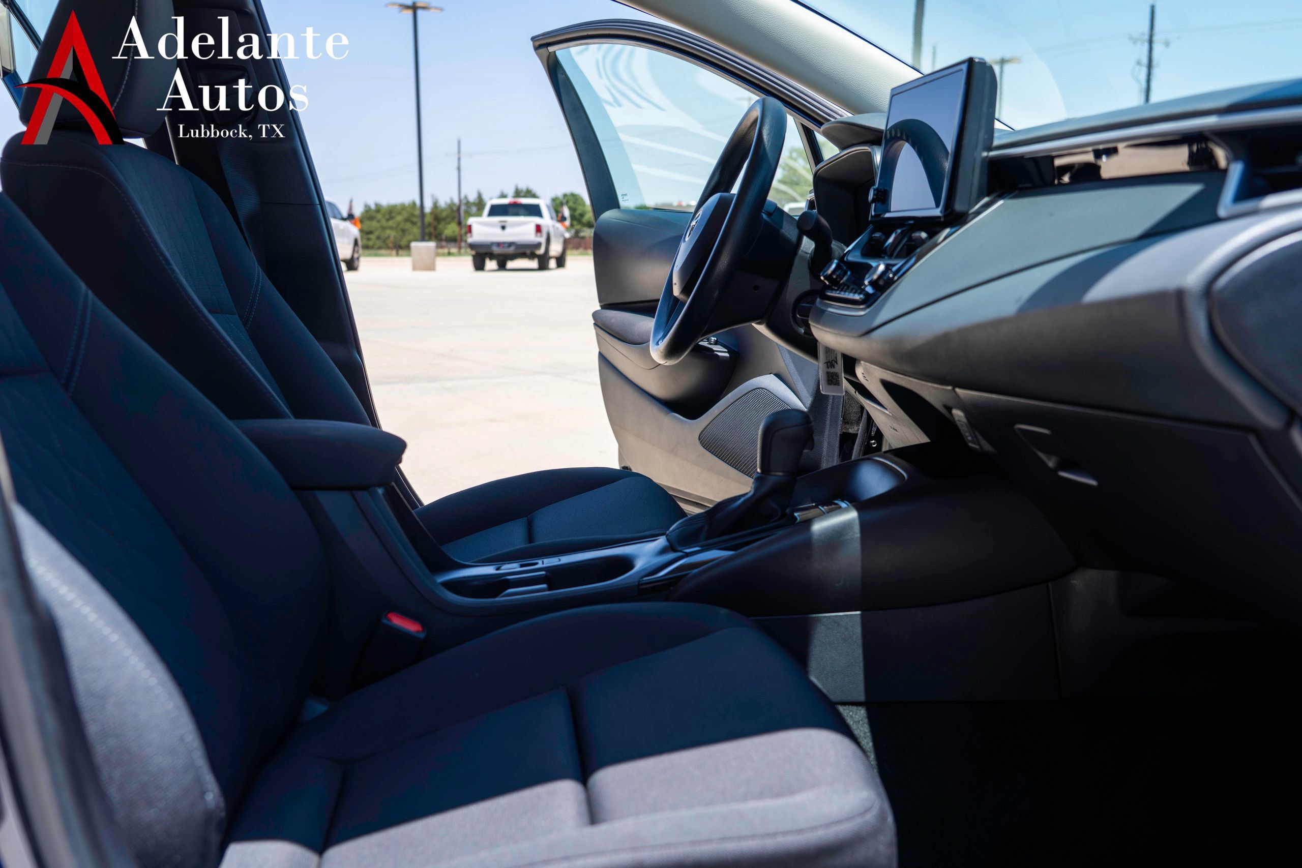 Used 2025 Toyota Corolla LE FWD image 10