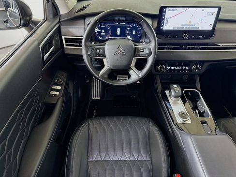 Used 2025 Mitsubishi Outlander SEL image 22