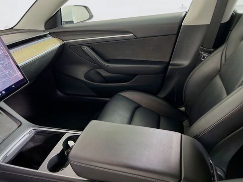 Used 2021 Tesla Model 3 Standard Range Plus image 21