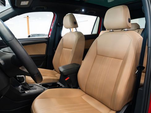 Used 2024 Volkswagen Tiguan SE R-Line image 12