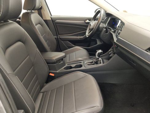 Used 2024 Volkswagen Jetta SE FWD image 21