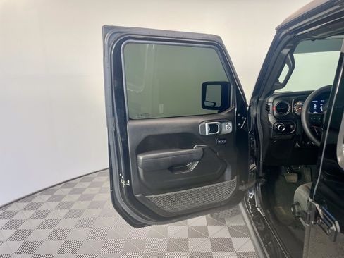 Used 2024 Jeep Wrangler Unlimited Rubicon w/ Technology Group AWD/4WD image 12