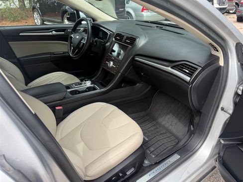 Used 2018 Ford Fusion Titanium AWD/4WD image 18