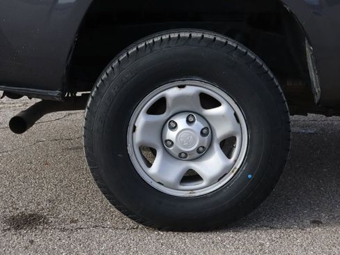 Used 2017 Toyota Tacoma 4x4 Access Cab image 45