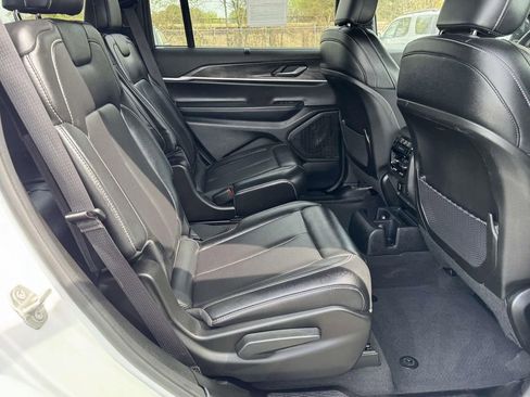Used 2024 Jeep Grand Cherokee L Limited w/ Luxury Tech Group II AWD/4WD image 15