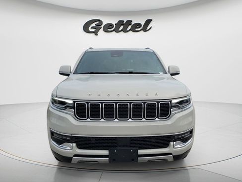 Used 2022 Jeep Wagoneer Series III AWD/4WD image 2