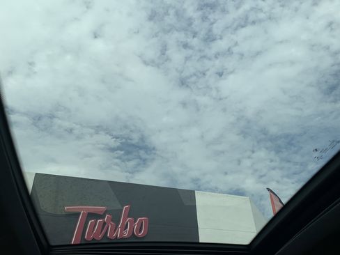 Used 2019 BMW X6 sDrive35i w/ M Sport Package image 27