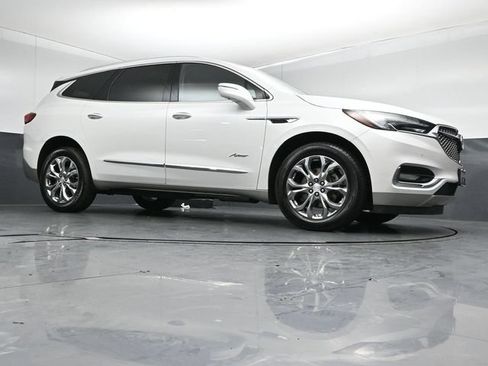 Used 2019 Buick Enclave Avenir w/ Avenir Technology Package AWD/4WD image 37