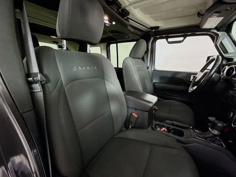 Used 2019 Jeep Wrangler Unlimited Sahara w/ LED Lighting Group image 26