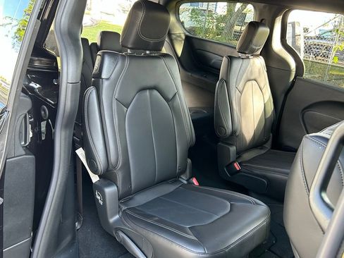 New 2026 Chrysler Pacifica Select w/ S Appearance Package image 36