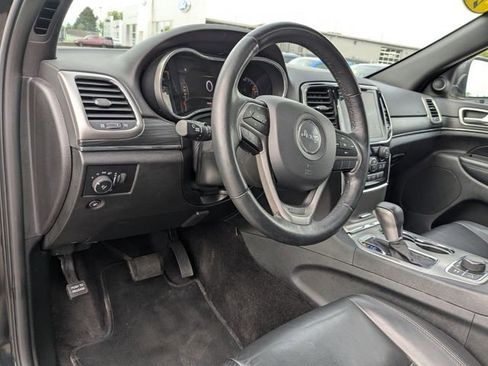 Used 2019 Jeep Grand Cherokee Limited w/ Trailer Tow Group IV AWD/4WD image 2