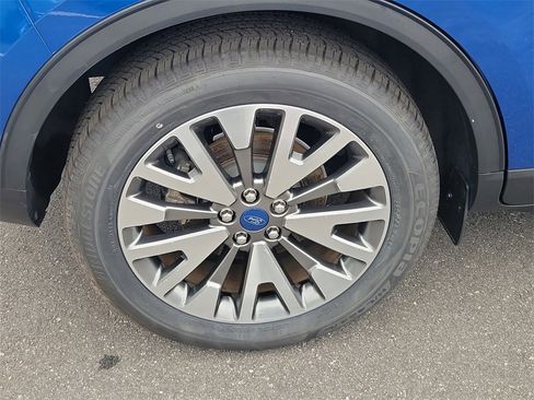 Used 2022 Ford Escape Titanium image 5