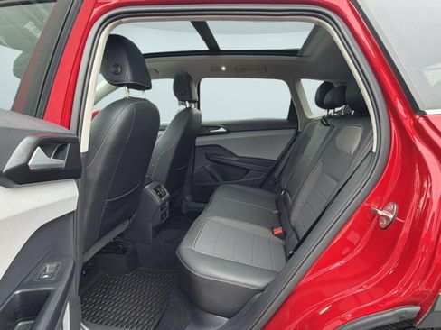 Certified 2023 Volkswagen Taos SE w/ Panoramic Sunroof Package FWD image 20