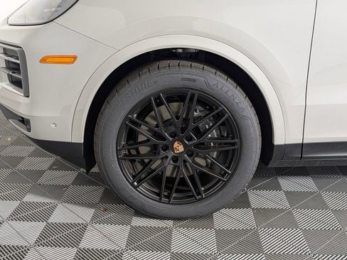 New 2026 Porsche Cayenne image 11
