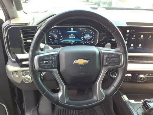 Used 2022 Chevrolet Silverado 1500 LTZ w/ LTZ Premium Package AWD/4WD image 7